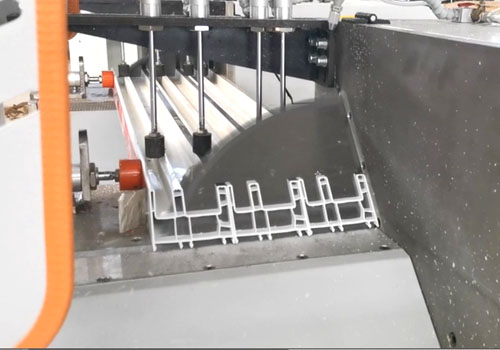 Double Head Cutting Machine For multiple window Profiles cutting