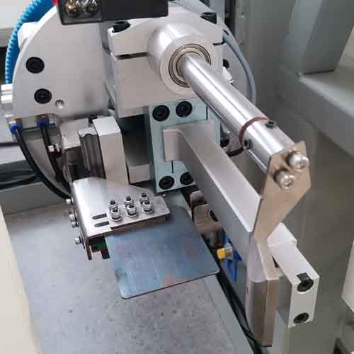 Automatic glass sealing system