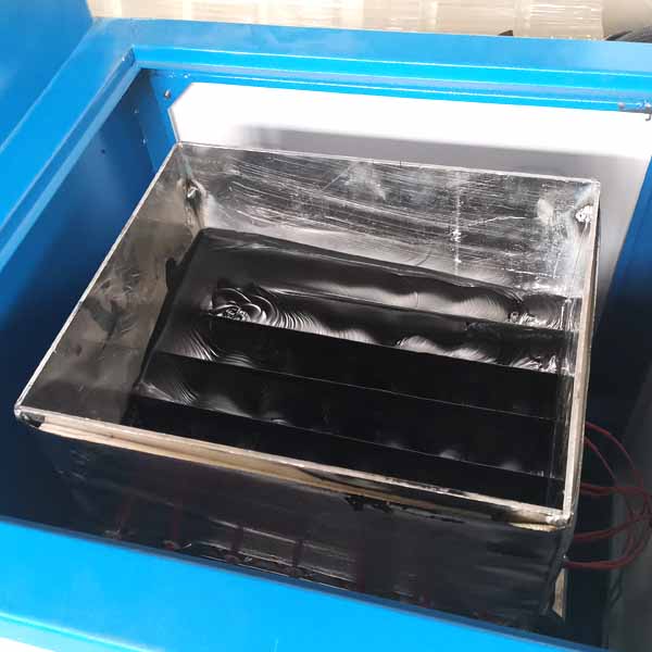 Hotmelt extruder heating box